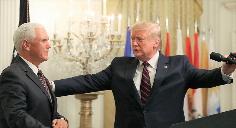 Tổng thống Trump mời Phó Tổng thống Mike Pence phát biểu trong tiệc chiêu đãi tôn vinh Tháng Di sản Tây Ban Nha tại Nhà Trắng vào ngày 27/9/2019
