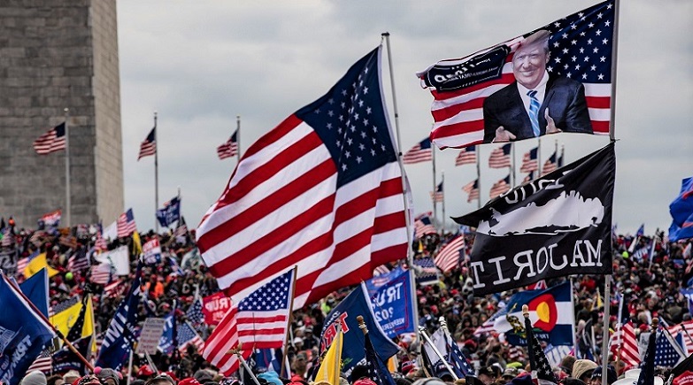 Hàng chục nghìn người ủng hộ Tổng thống Donald Trump đổ xô đến National Mall tại Washington, DC biểu tình vào ngày 6/1/2021