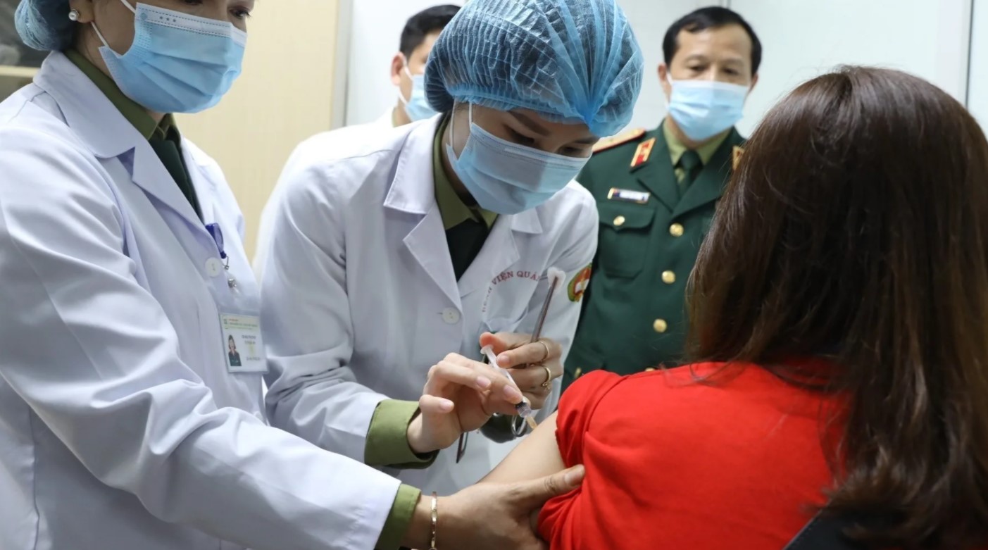 Nikki Asia: Hà Nội ngoảnh mặt trước vắc-xin Trung Quốc